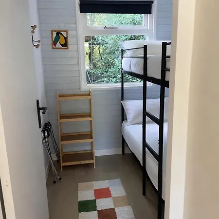 't Zomernest - Charming Wooden Close To Сasa de vacaciones Ouddorp